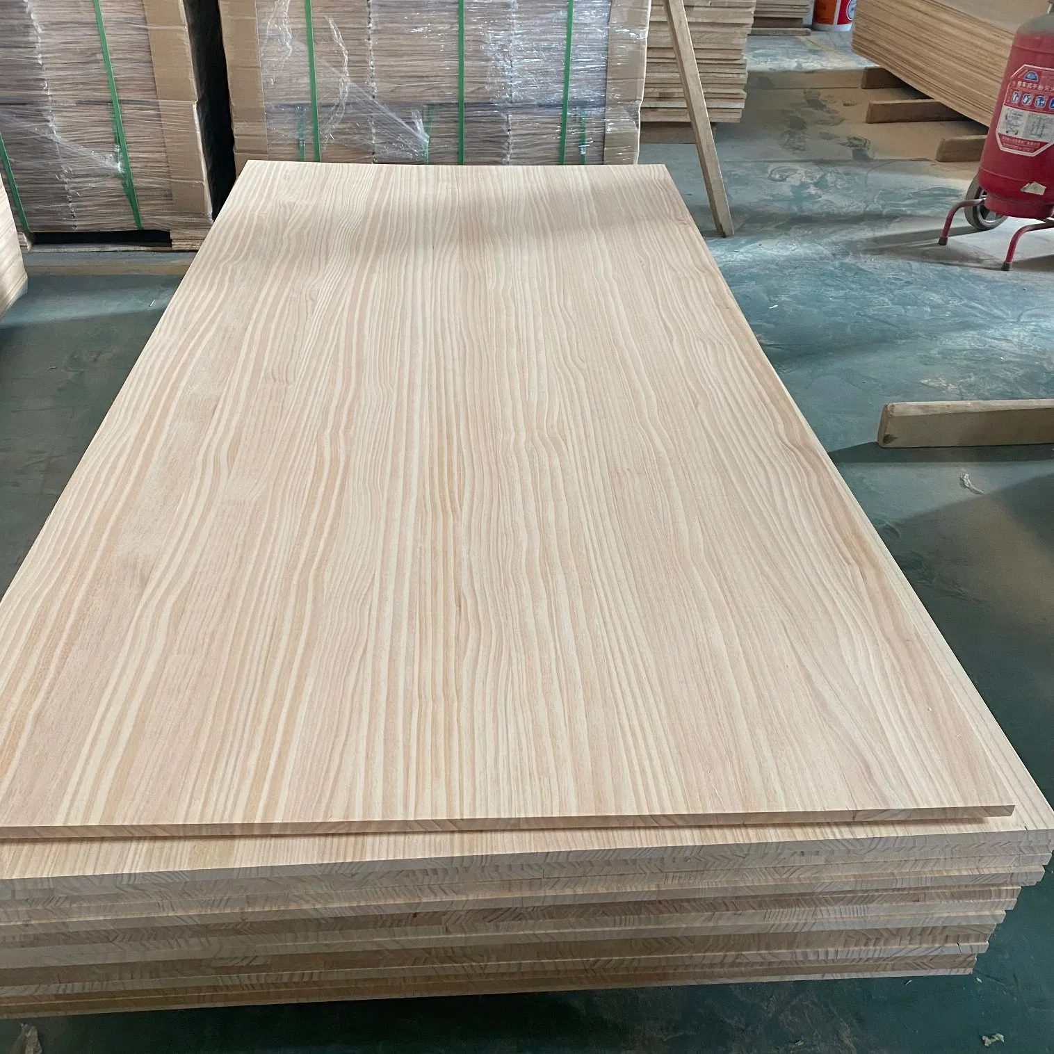 High Quality Pine Wood Glue Panel Solid Wood Board