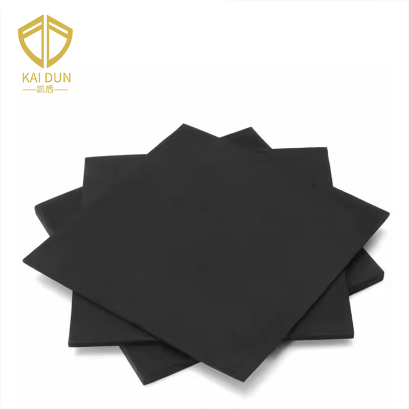 Fireproof, Flame-Retardant, and Heat-Resistant Pre-Oxidized Carbon Fiber Fire Blanket for Emergency Response Open Flames in Home Kitchens