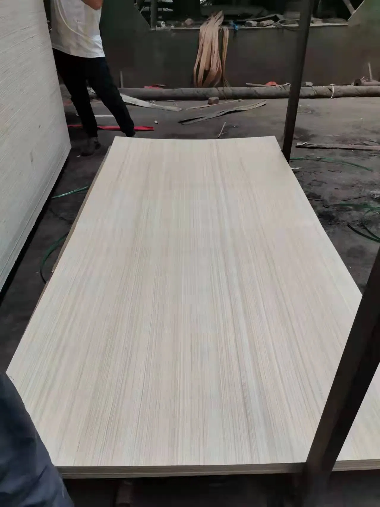 Recon Plywood Melamine Plywood Base Board 1220X2440 mm