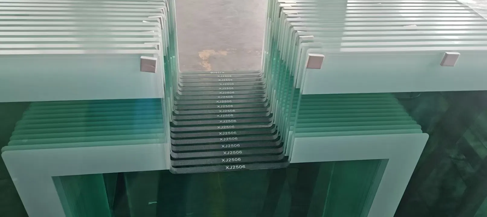 China Manufactured Flat and Curved Tempered Building Safety Glass