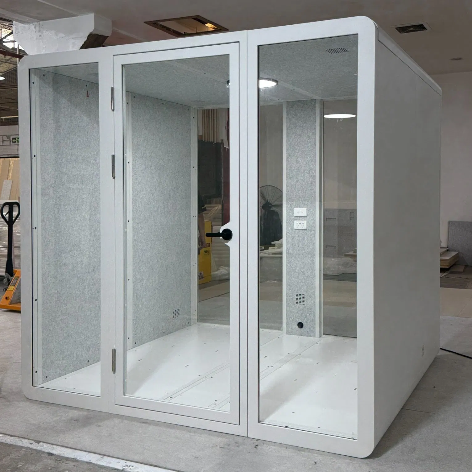 Movable Fast Installation 6-8 Person Booth Soundproof Pod for Office Meeting Sleeping Telephone