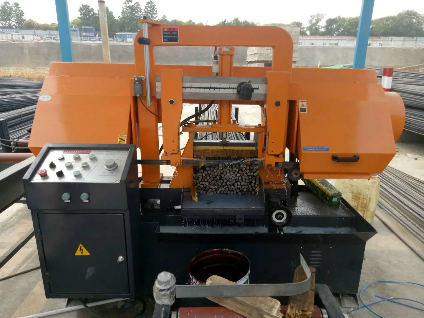 Станок для резки нержавеющей стали ленточнопильный