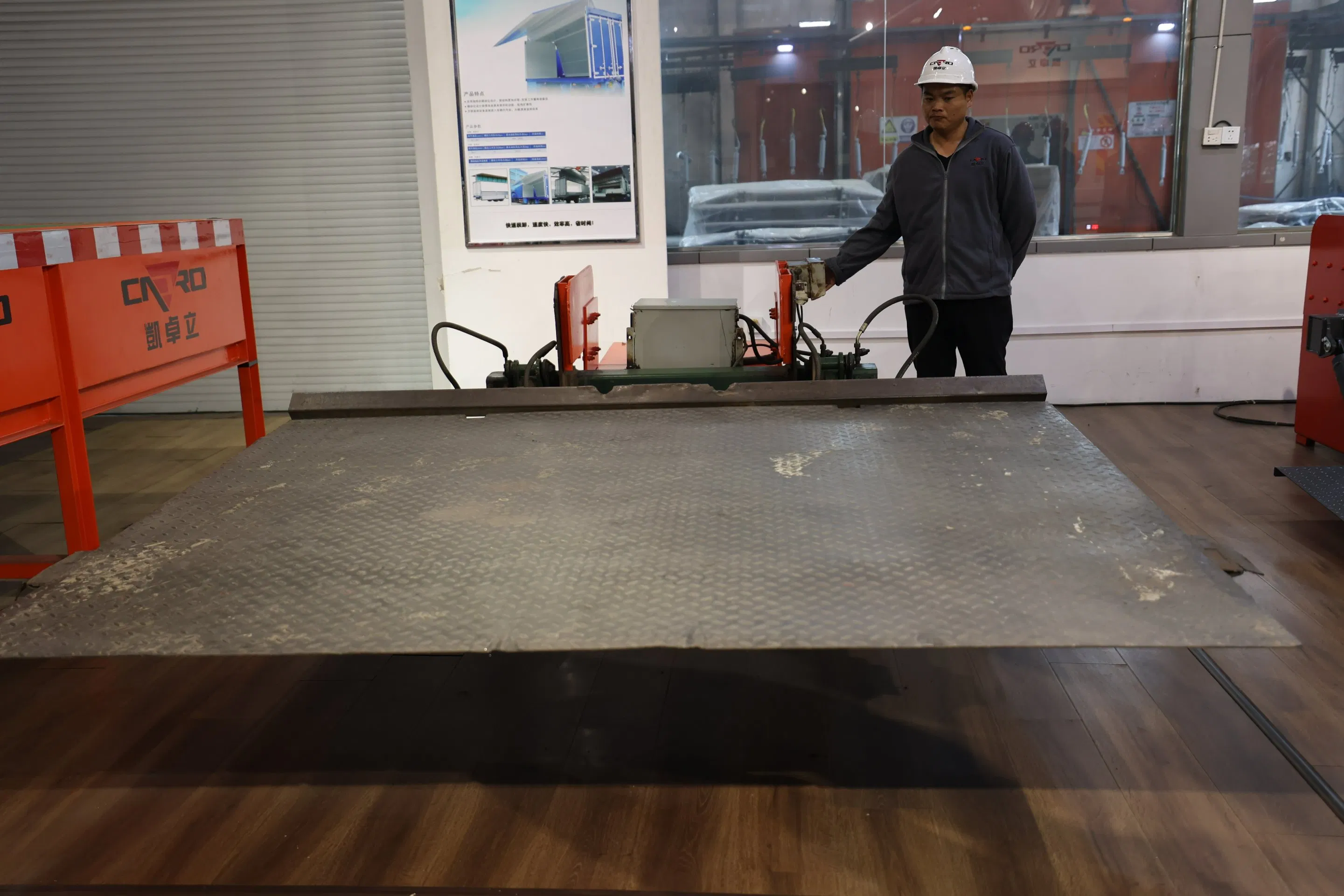 Гидравлическая платформа для грузовика из алюминия и стали