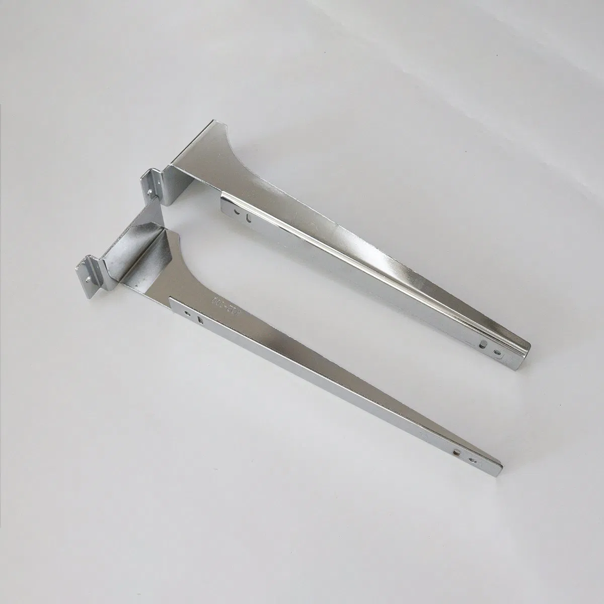 Customized Chrome Retail Slatwall Displays Shelving Adjustable Slatted Wall Panels Hook Shelf Bracket