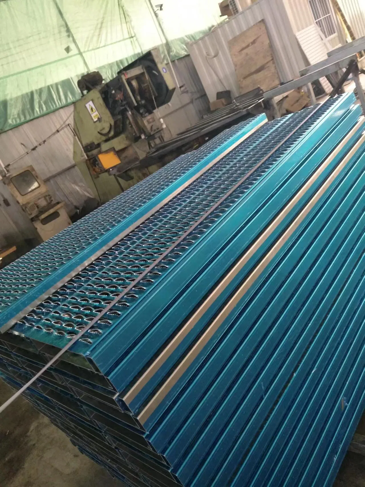 Tec-Sieve Perforated Metal Walkway/Catwalk/Grip Strut Safety Grating