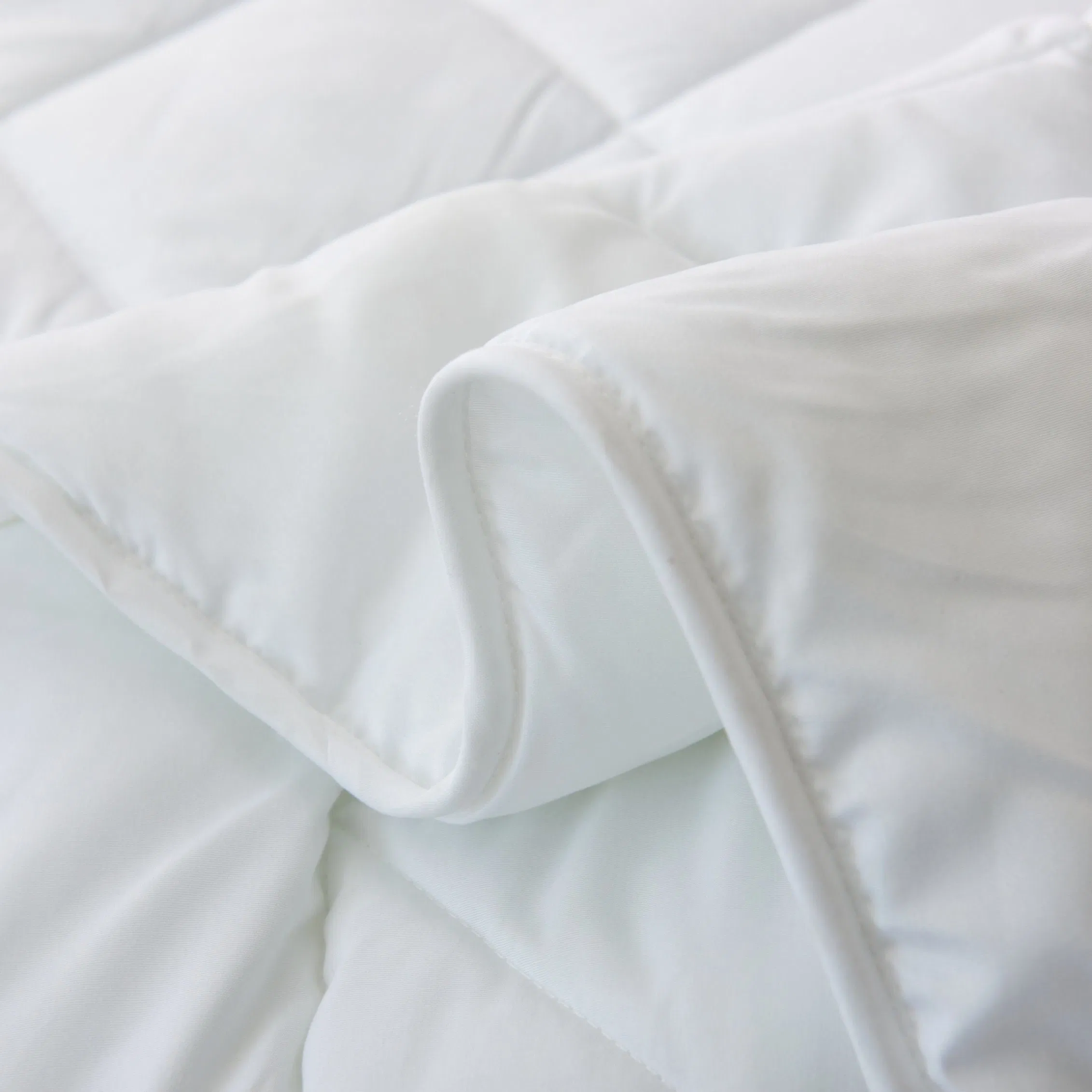 Hot Selling and Best Price 100% Polyester Microfiber All Season Comforter Quilt