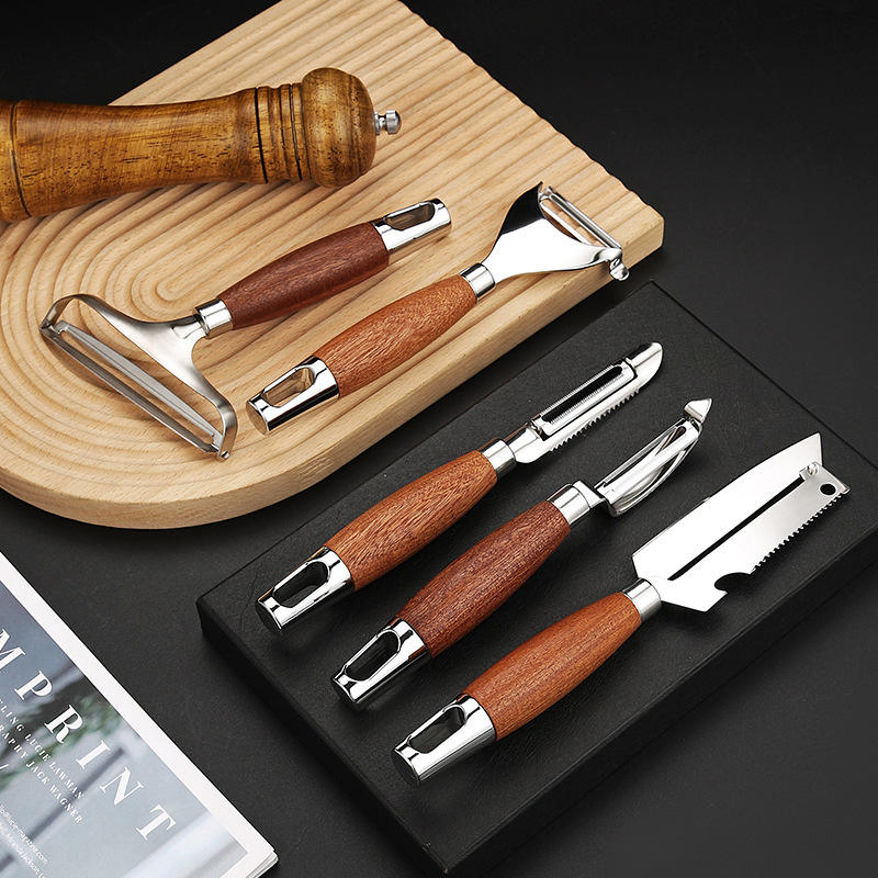 Овощечистка ручная из нержавеющей стали с деревянной ручкой