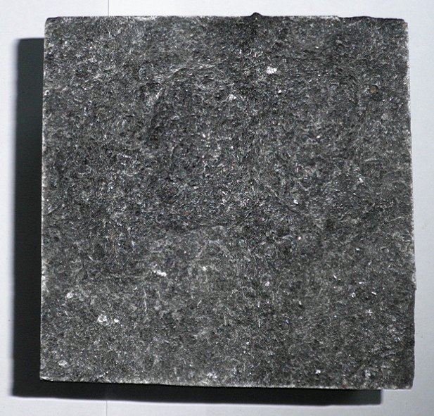 Black Paving/Black Kerbstone/ Flamed/Naturalsplit Fudingblack Basalt Floor/Flooring/Paving/Paver/Cube Stone for Outside/Landscaping/Carparking/Garden Decoration