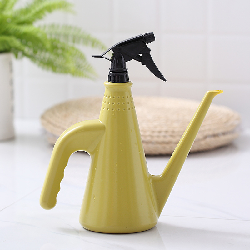 900ml Garden Watering Can with Sprayer