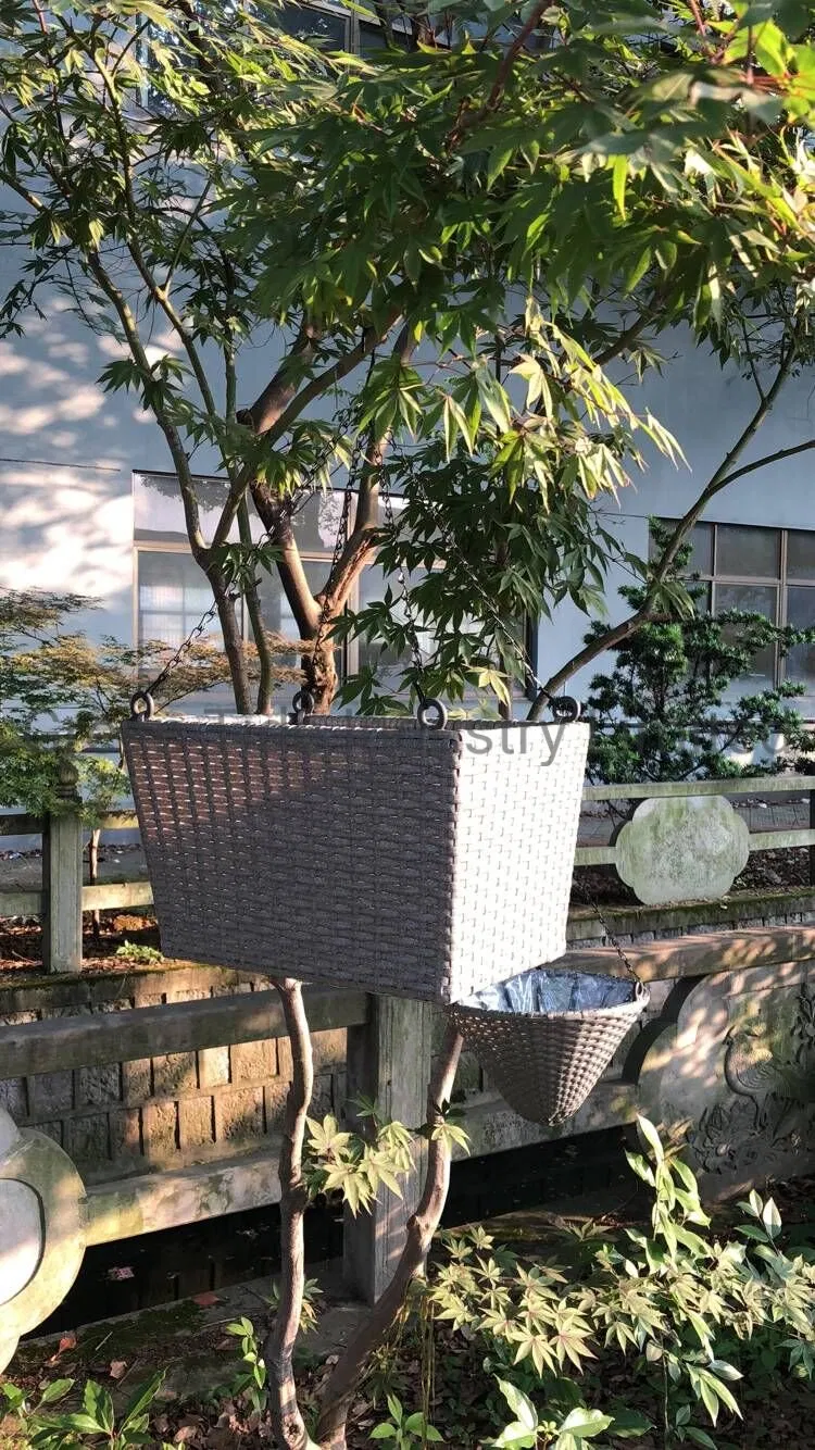 Подвесное кашпо из ротанга для сада и дома