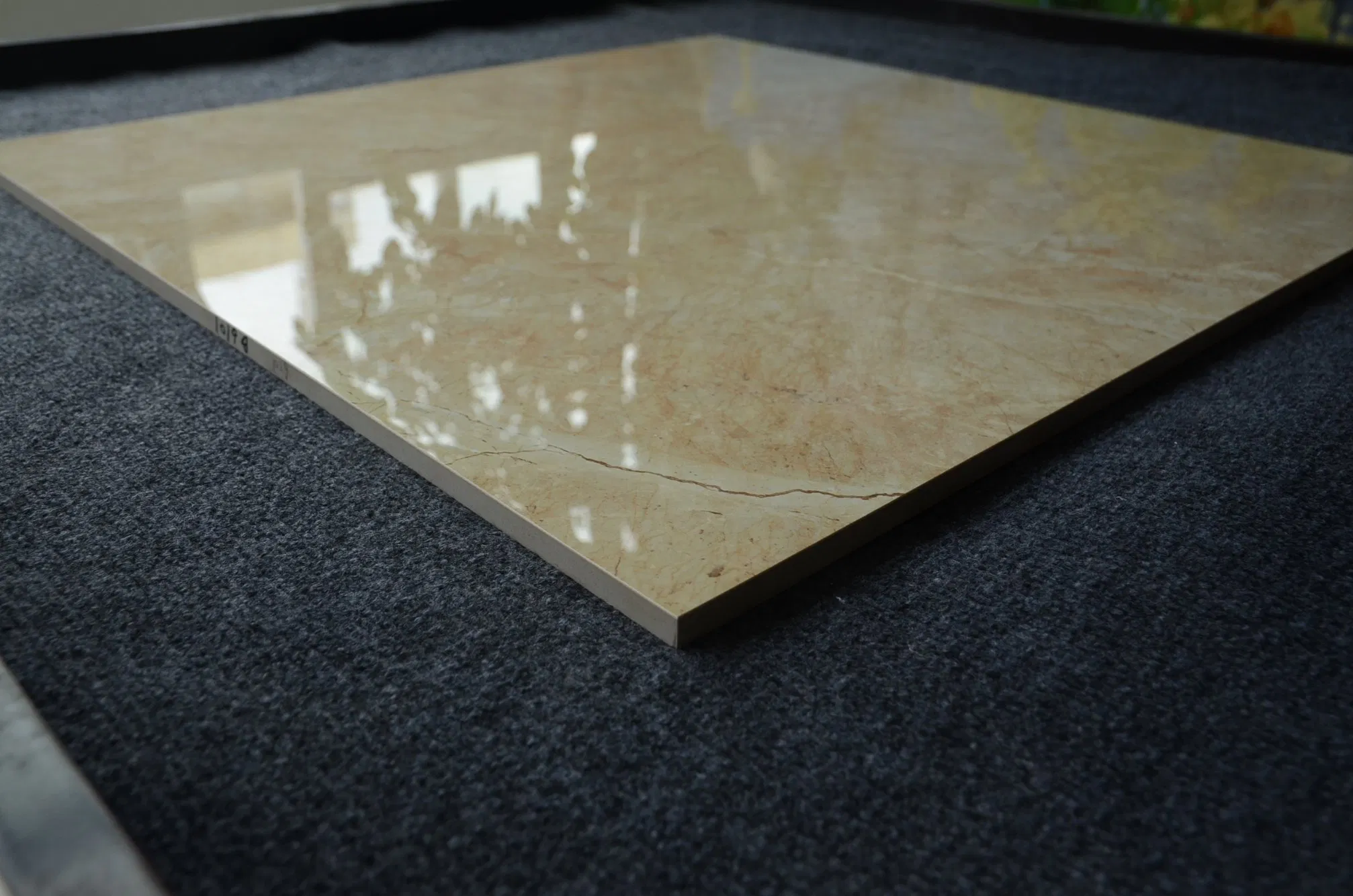 Плитка для пола в ванную 12x12 мрамор бежевая