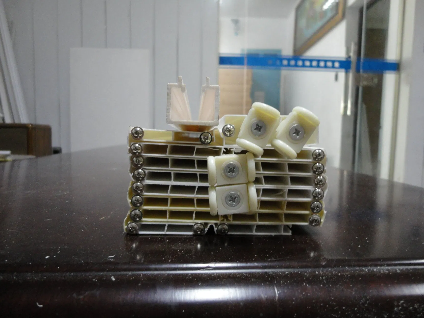 Modern Design Interior PVC Accordion Shutter Door Foldable Plastic with Finished Surface Push Pull Opening Waterproof Feature