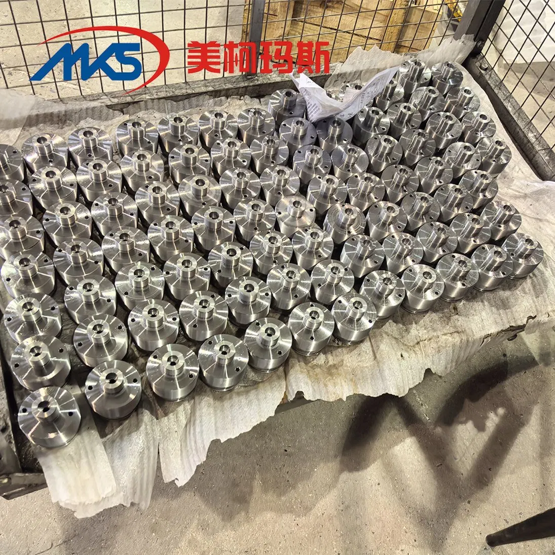 Гидравлический аккумулятор EHP C 0900-250-200 для горной техники