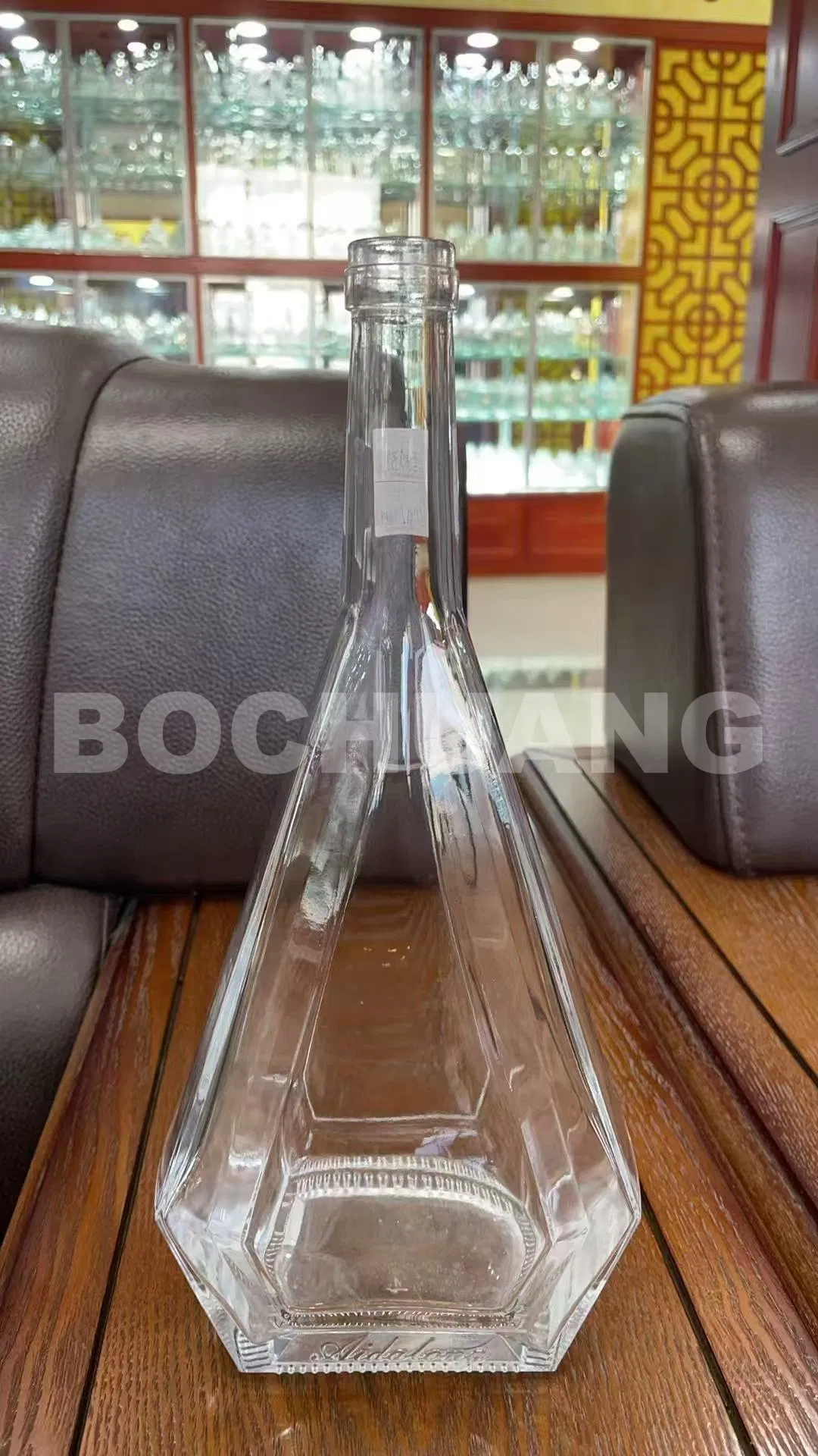 1 Liter Empty Glass Spirit Bottles Customizable for Premium Whiskey Tequila Rum Water Beverage