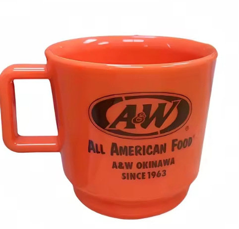 Керамические кружки для детей с праздничным дизайном