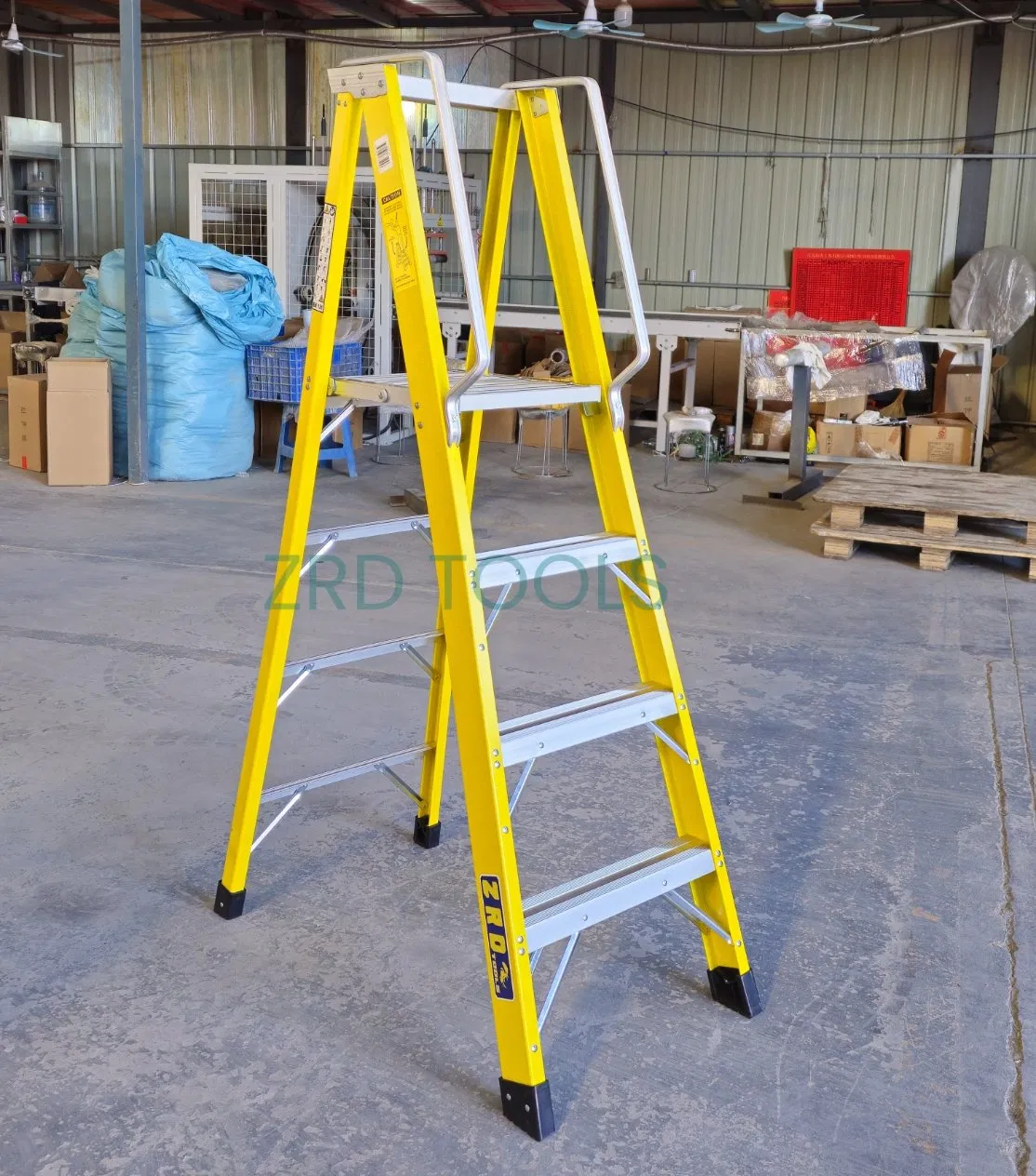 Top Quality Fibreglass Ladder on Sell at Lowest Price