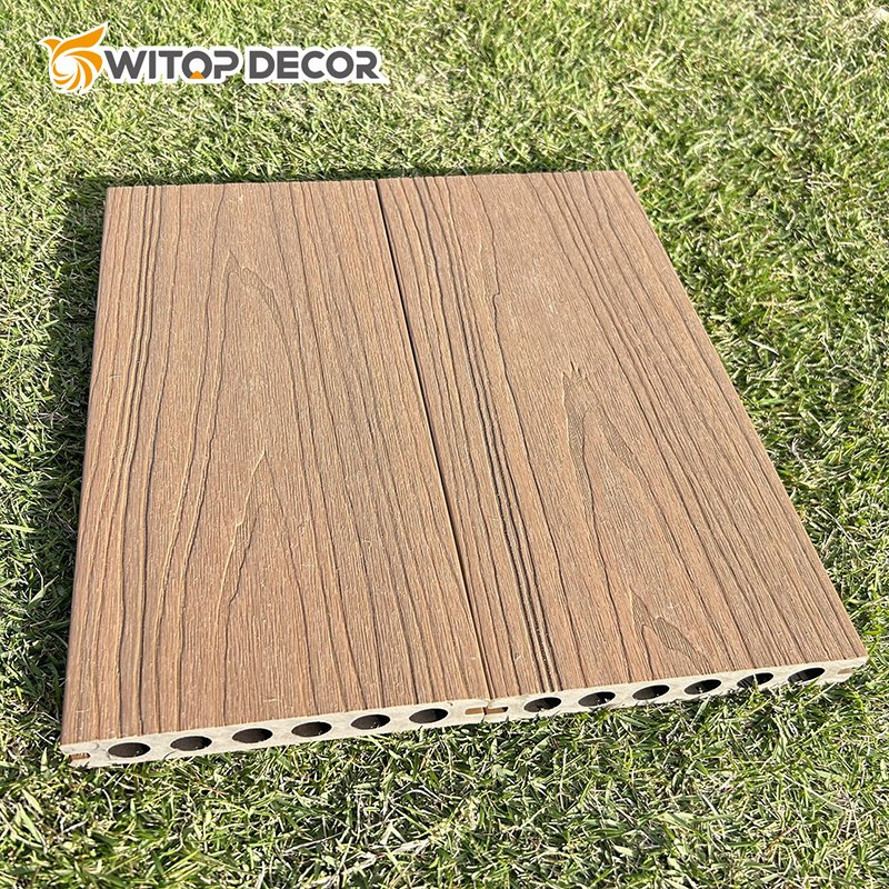 Low Maintenance and Waterproof WPC Terrasse Capped Composite Decking