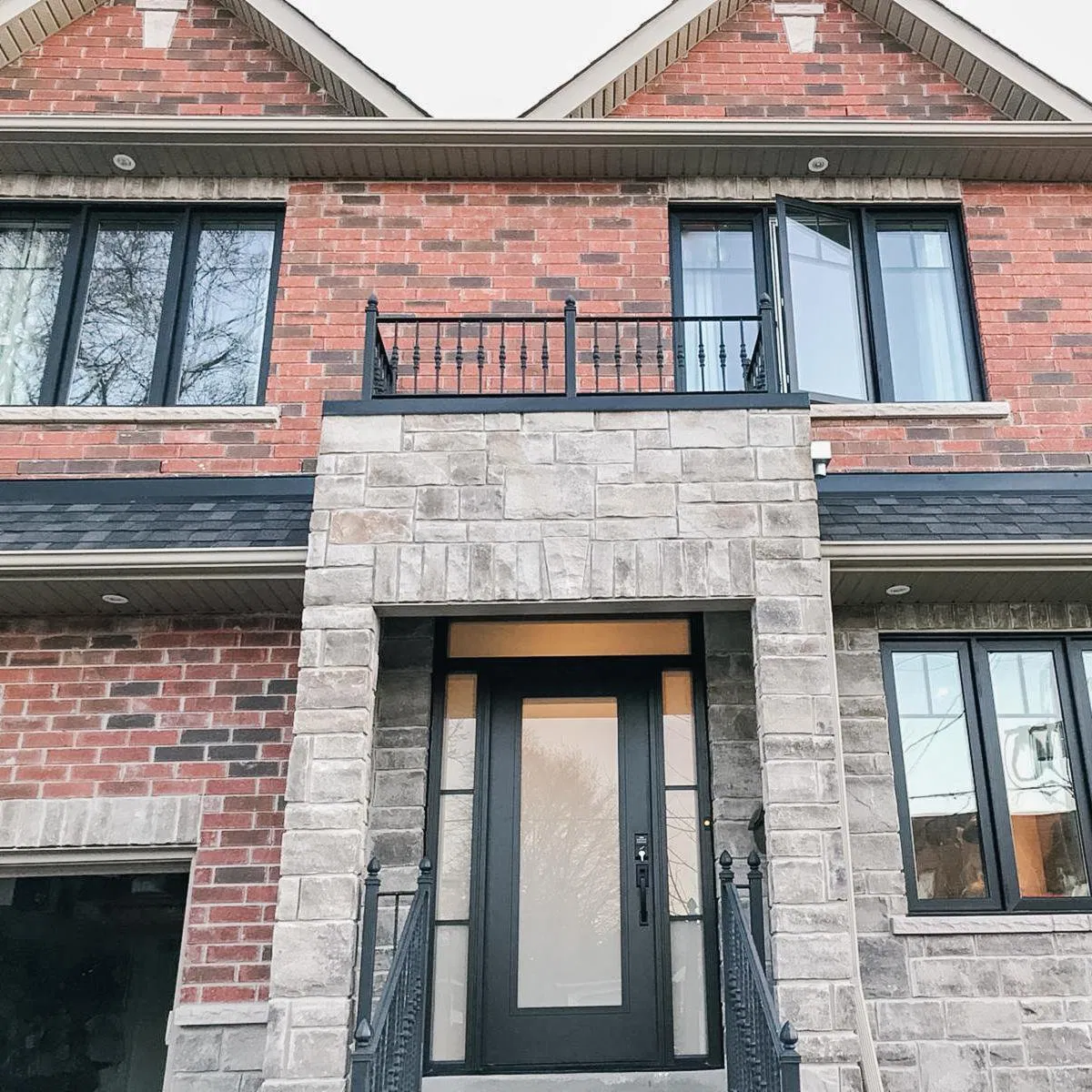 Thermal Break Soundproof Insect Windbreak Waterproof Aluminum Swing Window