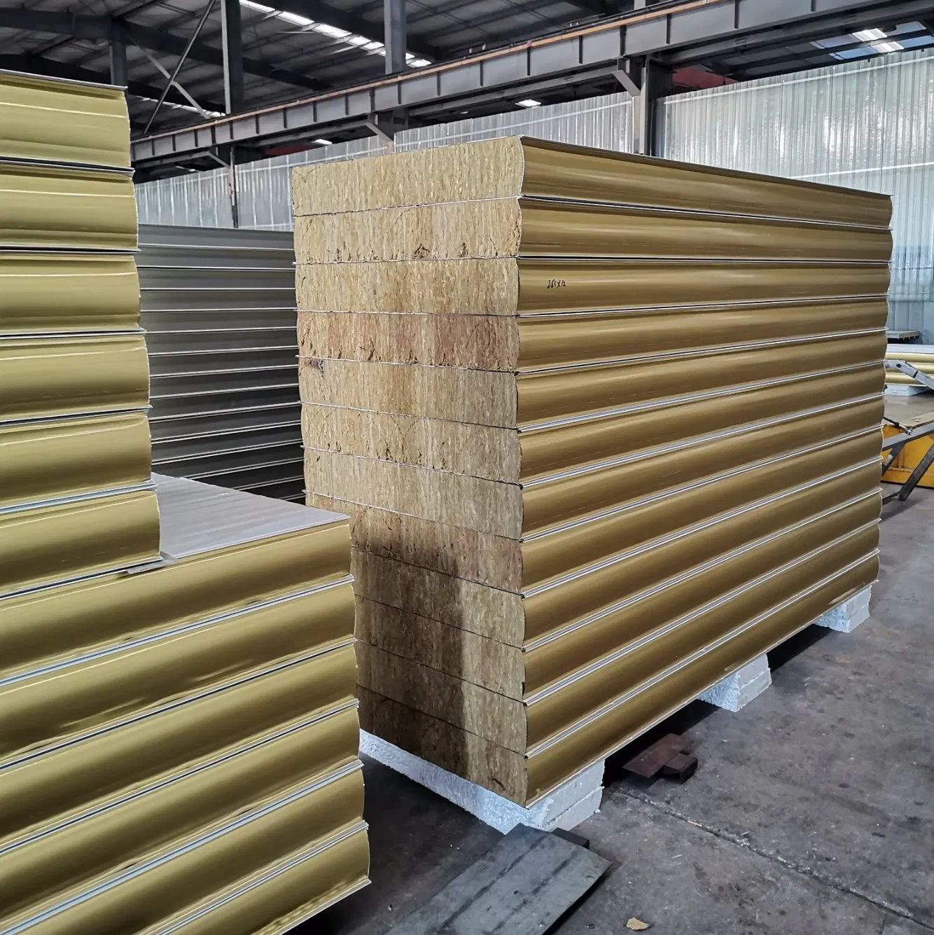 High Strength Durable Sandwich Panels PU/PUR/Panels for Outdoor Wall Interior Wall and Floor