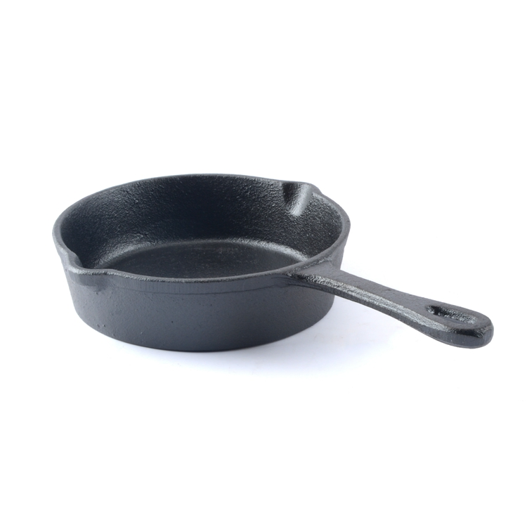 Чугунная сковорода с длинной ручкой, 14 см