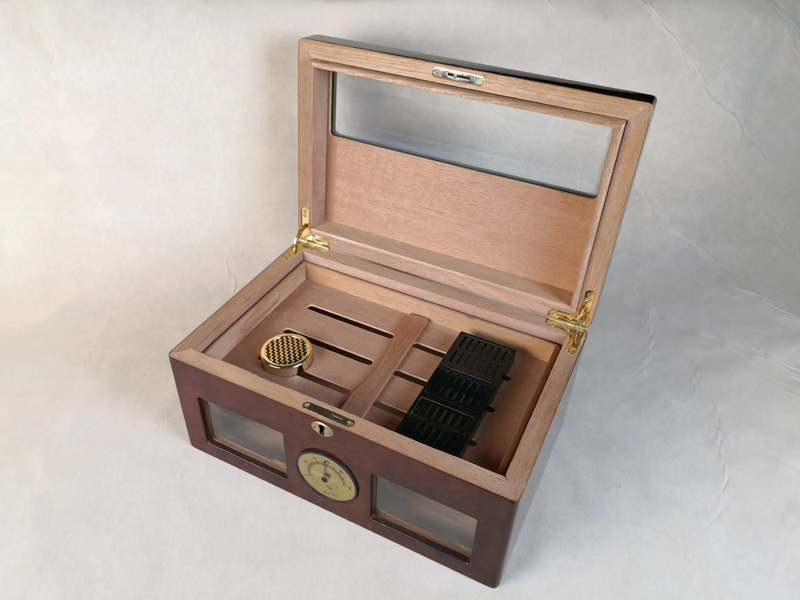 Cedar Glossy Wooden Cigar Box Custom Packaging Luxury Box with Skylight Ndmcg-02