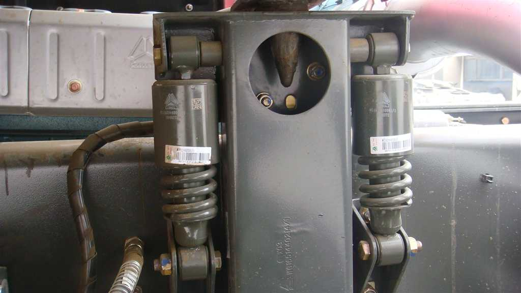 Heavy Duty Truck HOWO Shaanxi Delong Rear Suspension Shock Absorber WG1629440091
