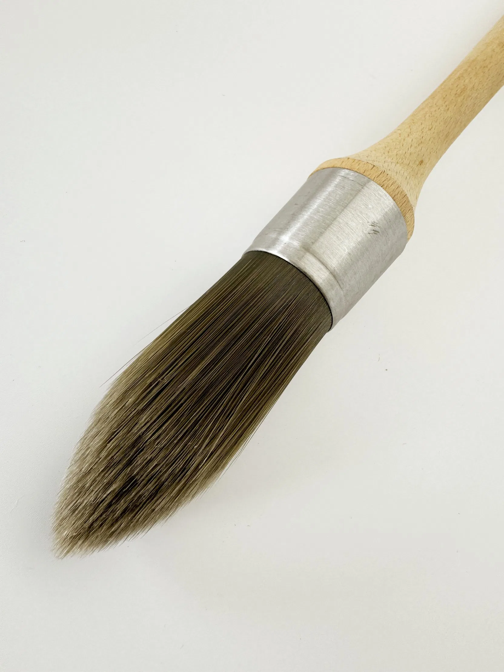 Круглая кисть с деревянной ручкой и нейлоновым ворсом