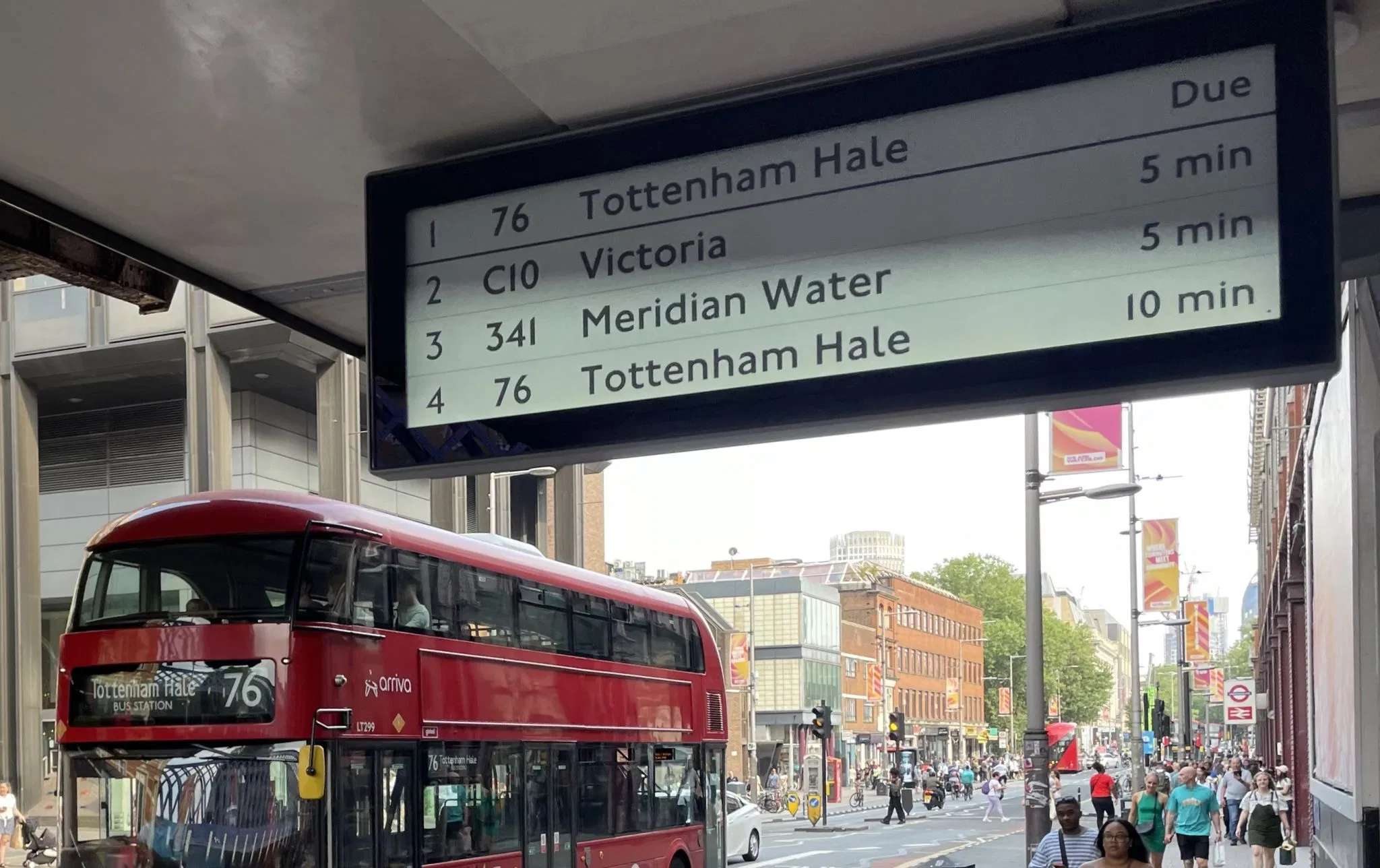 25.3 Inch Solar Power E Ink Display Outdoor E-Paper Display E Book Bus Stop E-Ink Signage