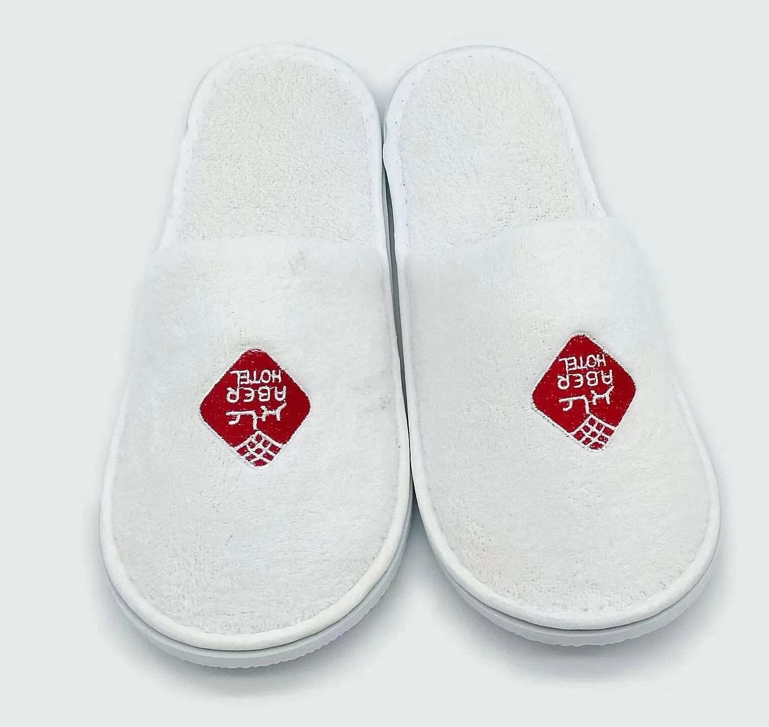 Luxury Coral Fleece Hotel Slippers Custom Logo Disposable Slippers OEM Custom Logo Personalized Wholesale Luxury Cheap White Washable Hotel Room SPA Guest