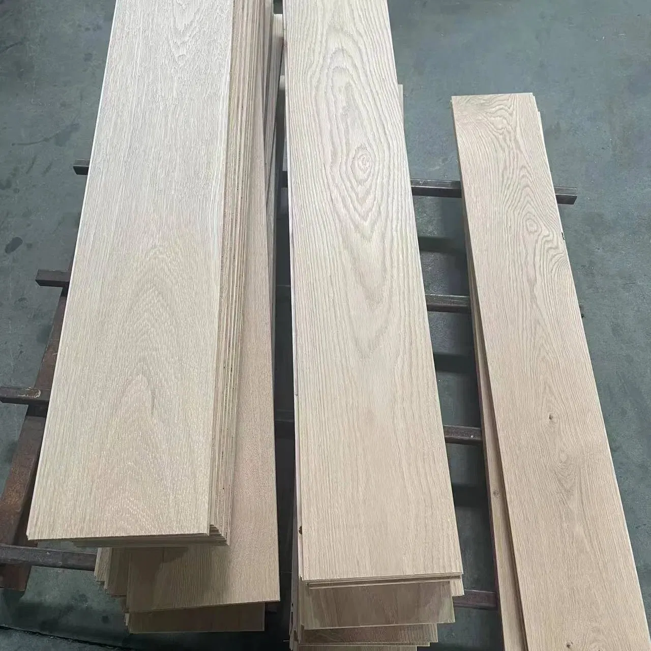 Best Price Sale Engineered Oak Wooden Flooring