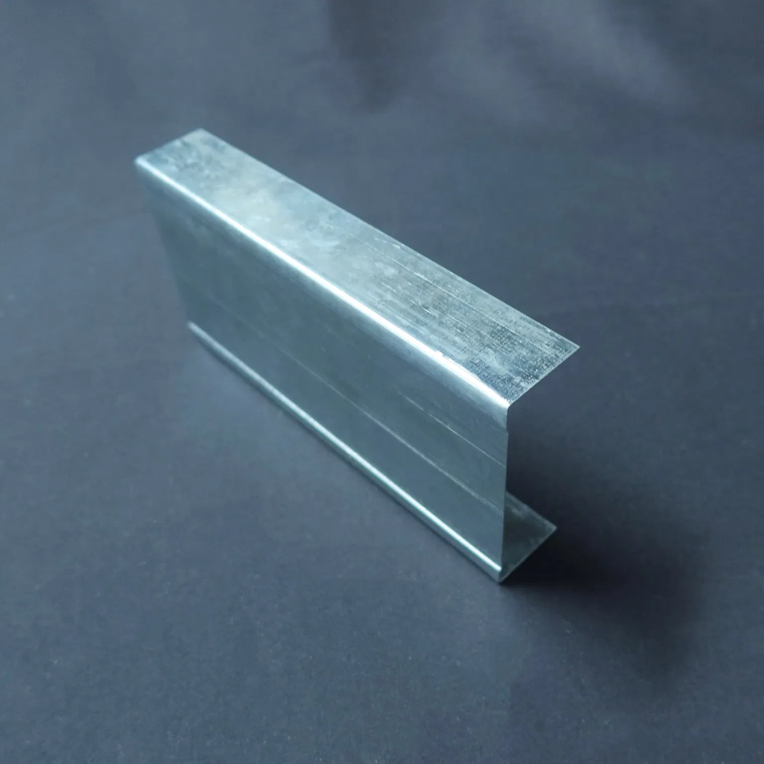 OEM/ODM Galvanized Metal Stud and Light Steel Keel Ceiling Grid Support System