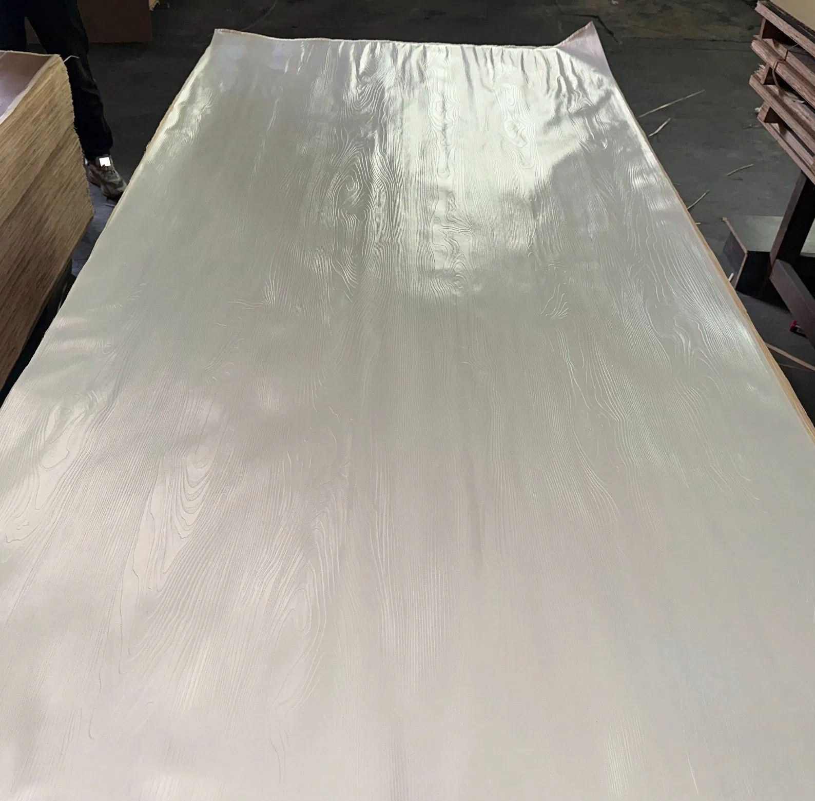 Melamine Impregnated Paper White Laminated Plywood Sheet Melamine Laminate Wood Veneer for Plywood