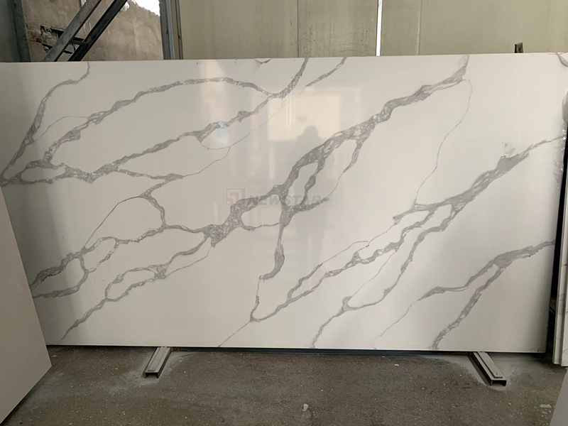 Quanzhou Factory Price Quartz Countertops for Kitchens Island Top Calacatta Gray Marble Artificial Quartz Slab Cut to Size