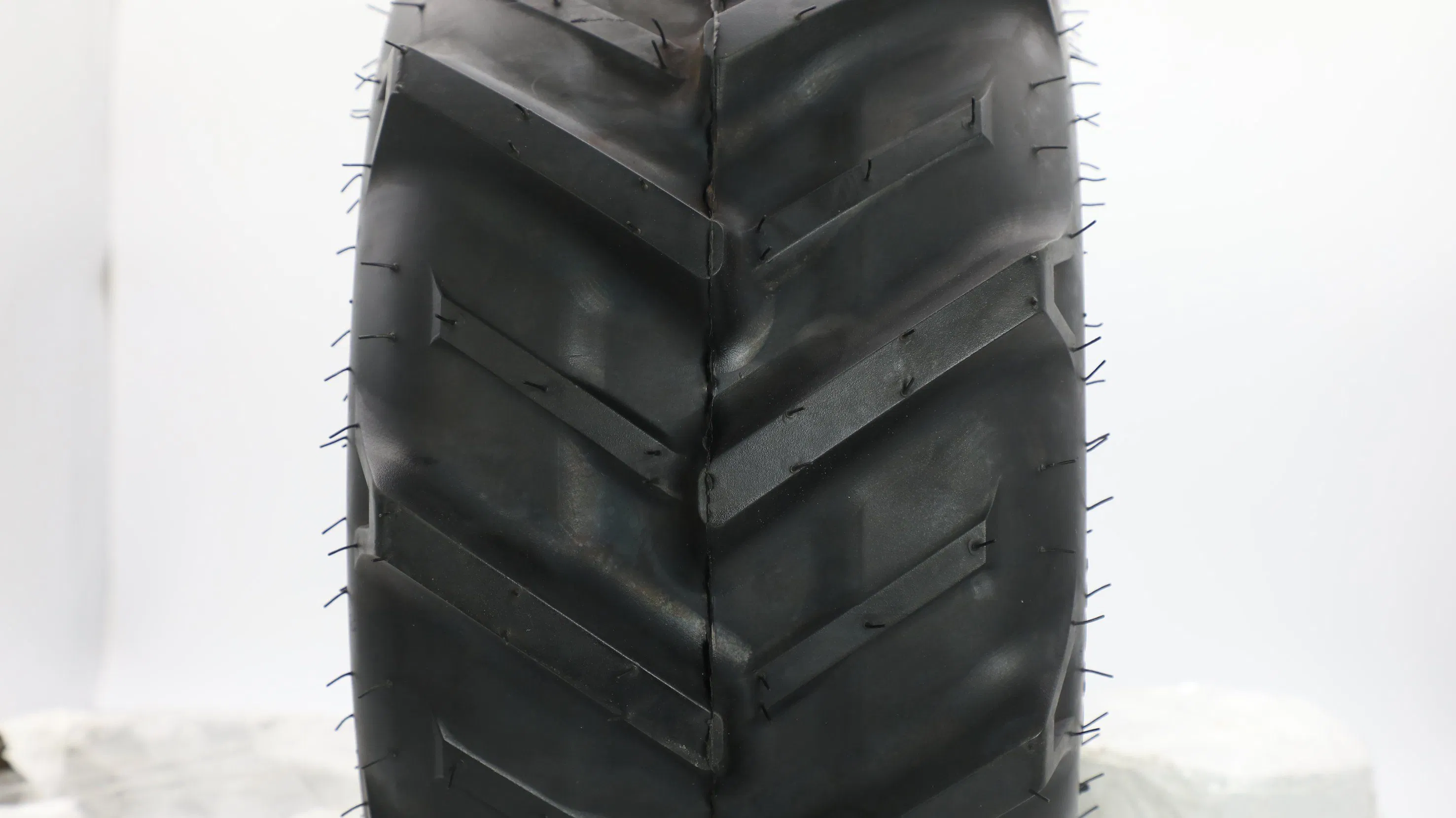 6.50-8 Durable All-Terrain Tubeless Tires for Tractors and AG Equipment