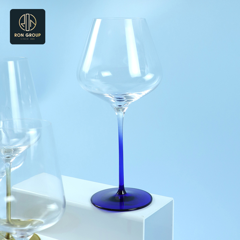 Stylish Clear Glass Cup for Restaurant Beverage Service