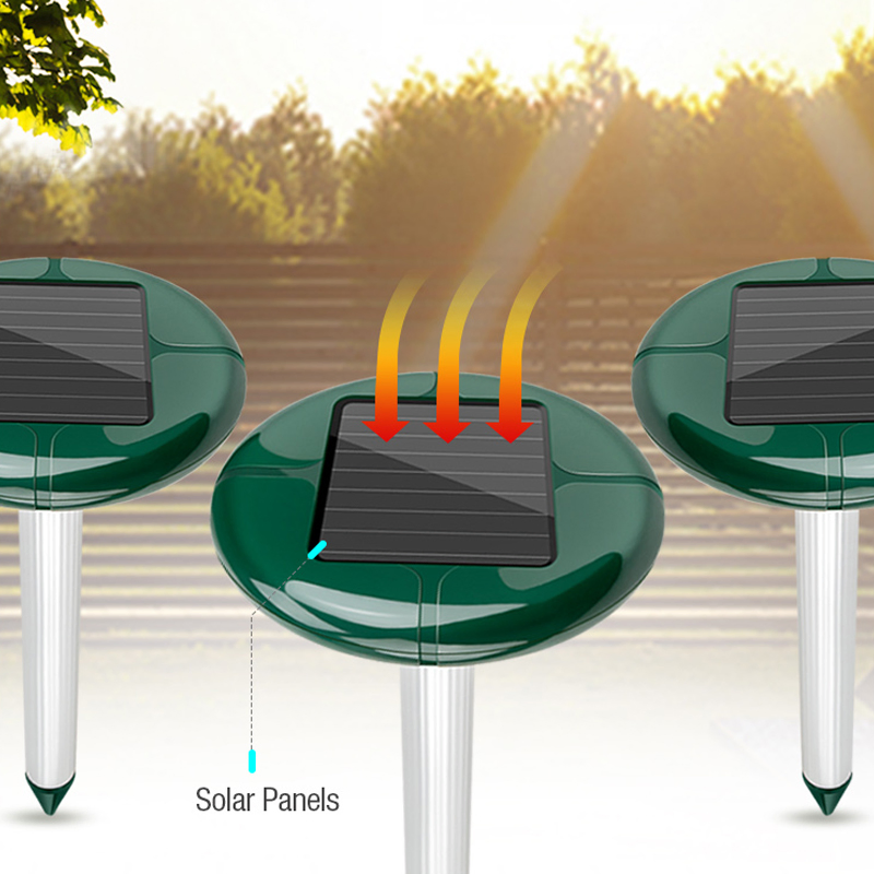 Waterproof Snake Serpent Repeller with Solar Power for Garden Pest Control