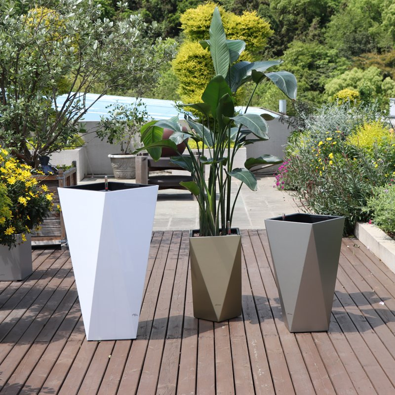 Charming! Modern Luxury Square Tall Plastic Planter: Suitable for Statement Plants