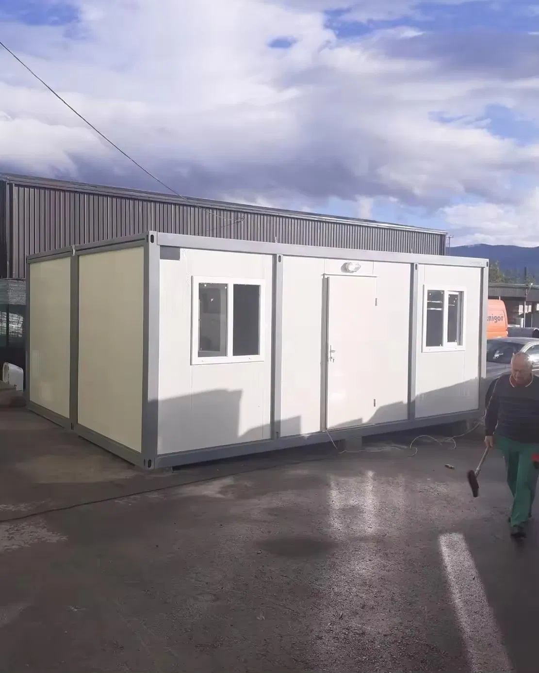 Prefabricated Foldable Container House for Office Coffee Shed Garage in Africa