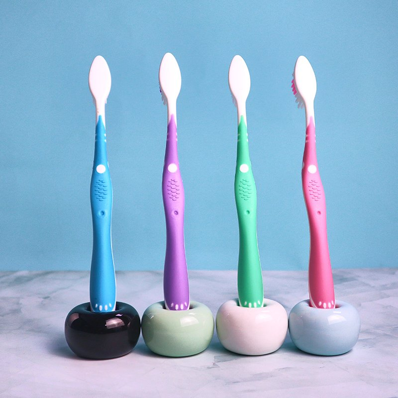 High Quality Teeth Care Wavy Nylon Bristles Anti-Slip Handle Toothbrush