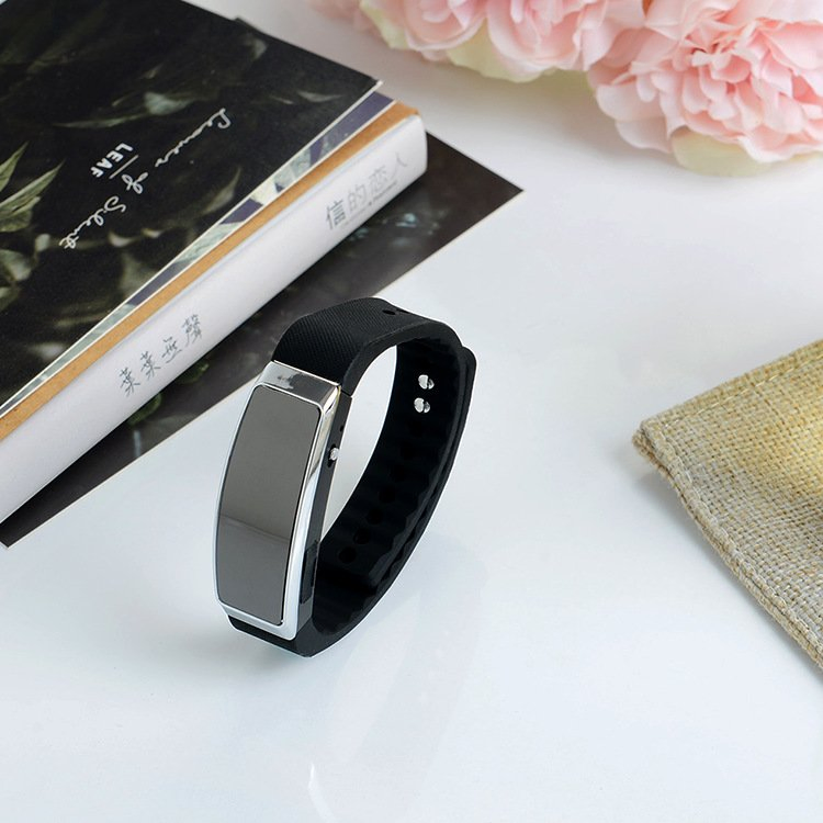 Портативный диктофон с шумоподавлением AI