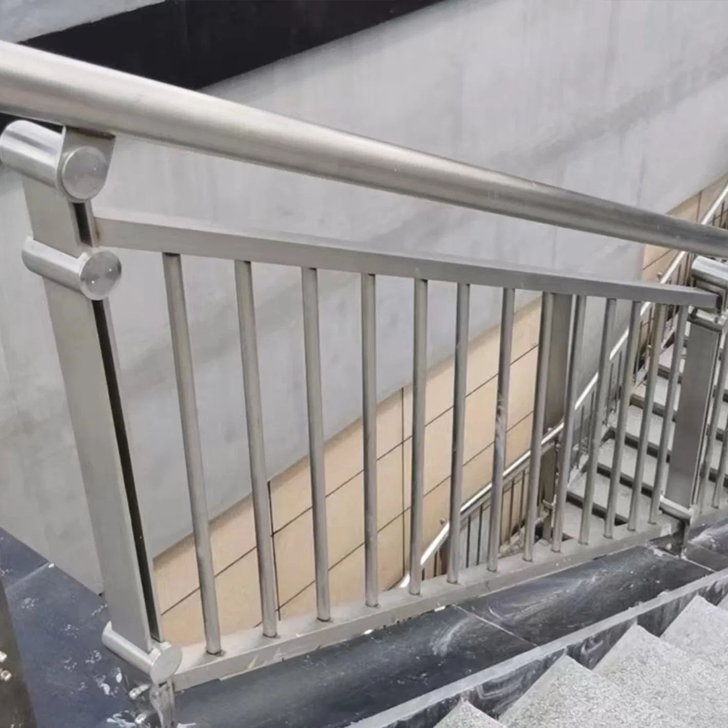 Aluminum U Channel Glass Staircase Railing Fitting Frameless Glass Stainless Steel Handrail Aluminum Railing for Balcony Indoor