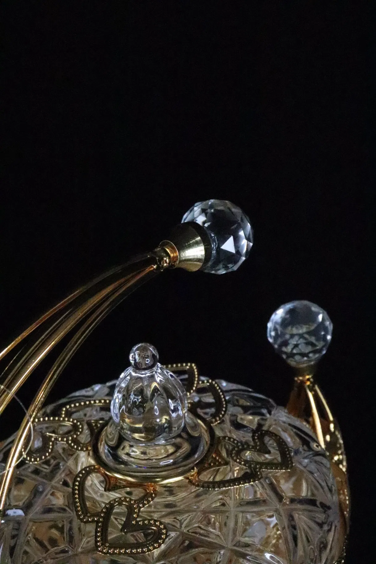 Wholesale Household Daily Ornaments, Gold-Plated Iron Art, Matched with Bowls, Glass Bowls