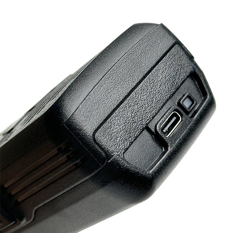 Портативная рация NOMI E283 с GPS и дальностью до 5000 км