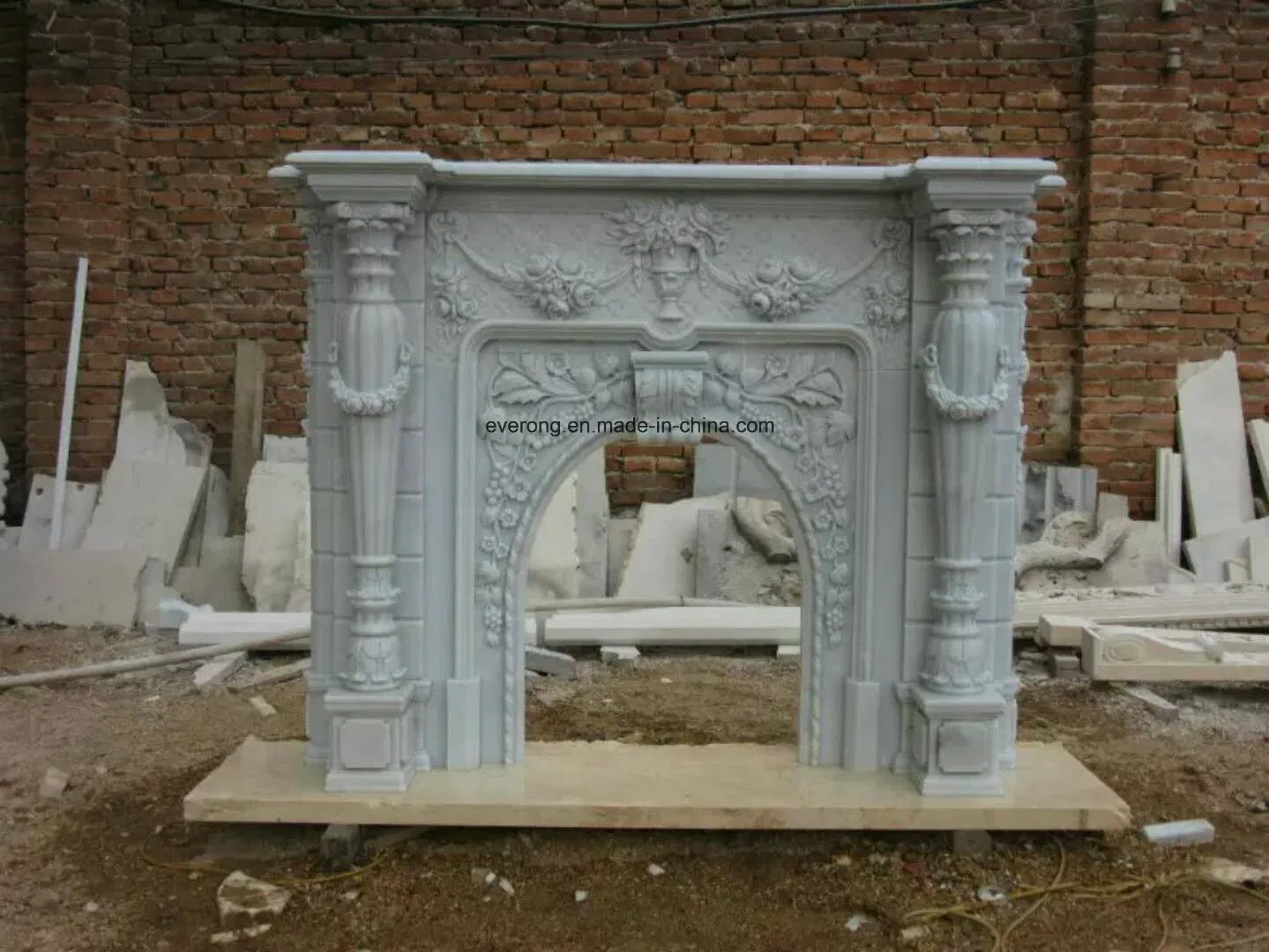 European Style Sandstone/White Marble/Travertine Carved Fireplace for Home Decorations