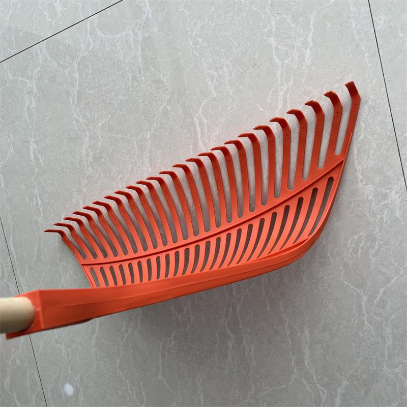Good Quality High Elasticity Agricultural Hand Garden Tools Plastic Hay Leaf Rake with Wooden Handle