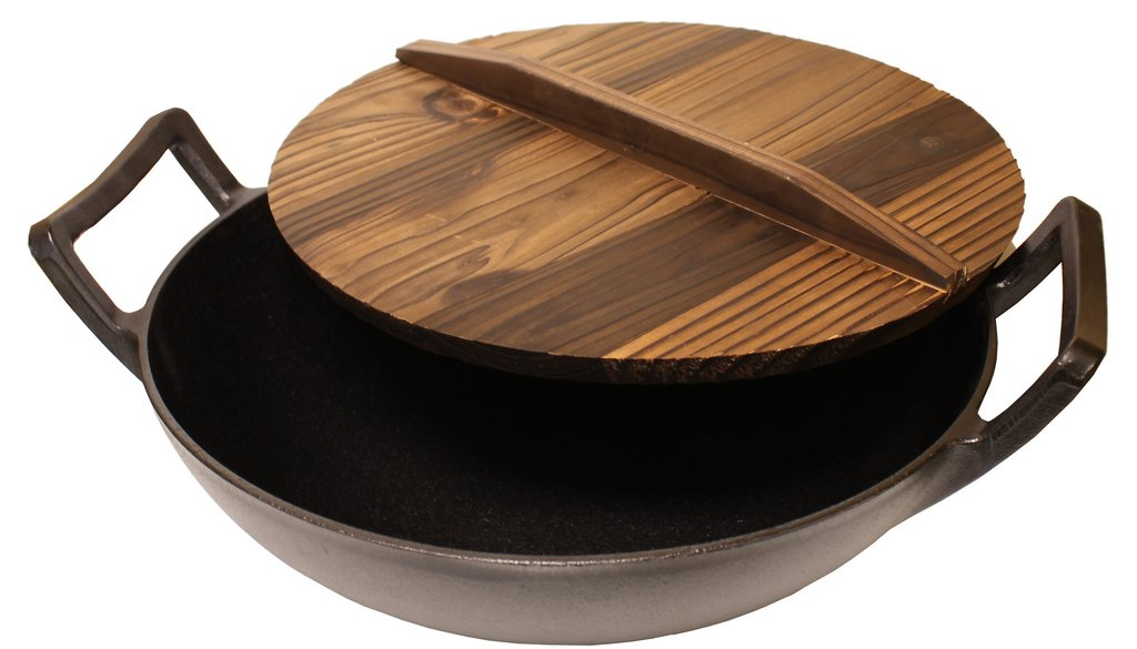 Чугунный вок для кухни