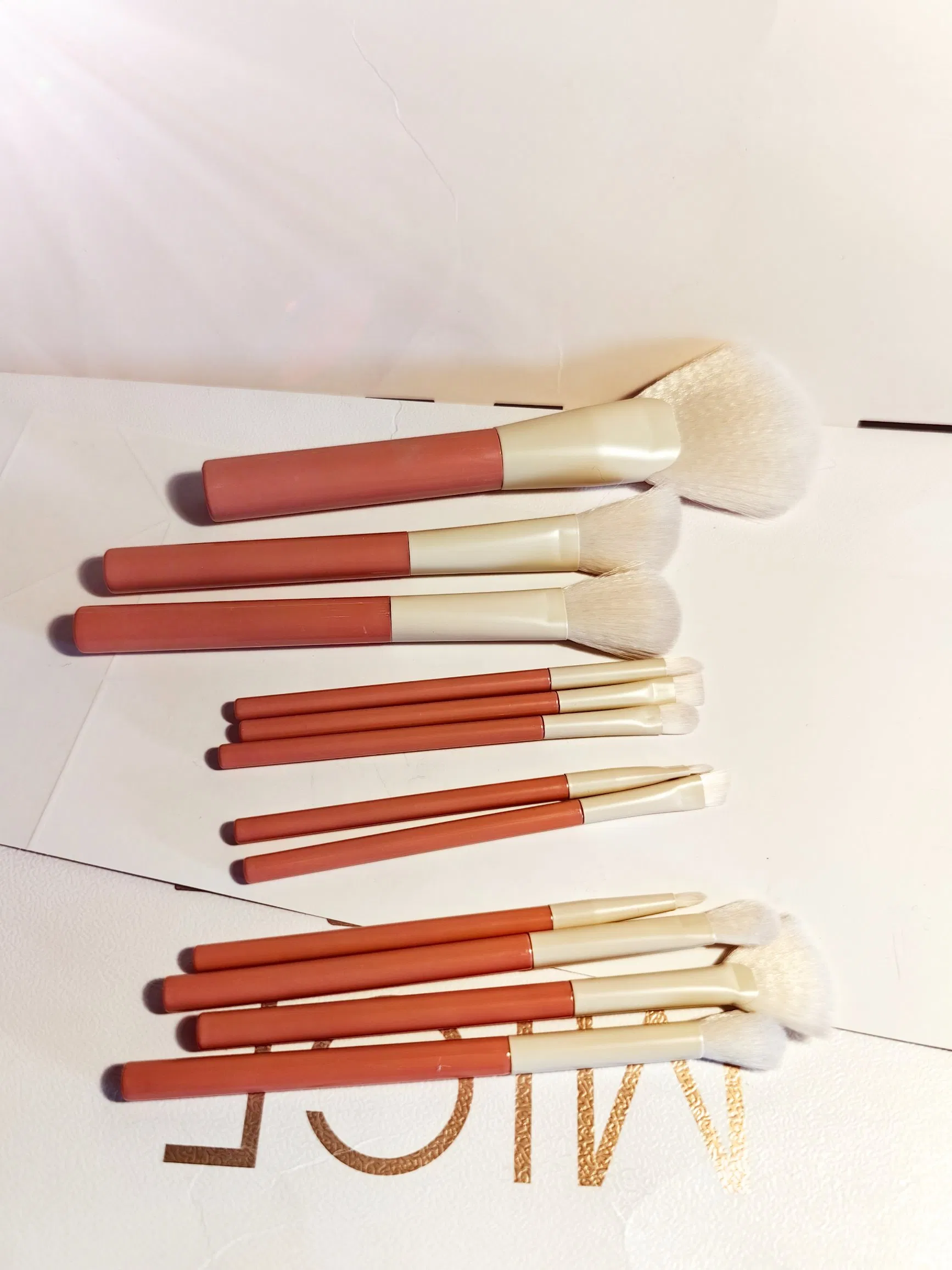 2025 Retailers Luxary Makeup Brush Hot Sale Stick Foundation Makeup Brush