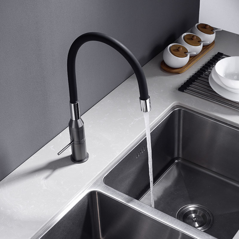 Good Single Lever Food Brass Faucet Retractable Kitchen Mixer with Flexible Spout