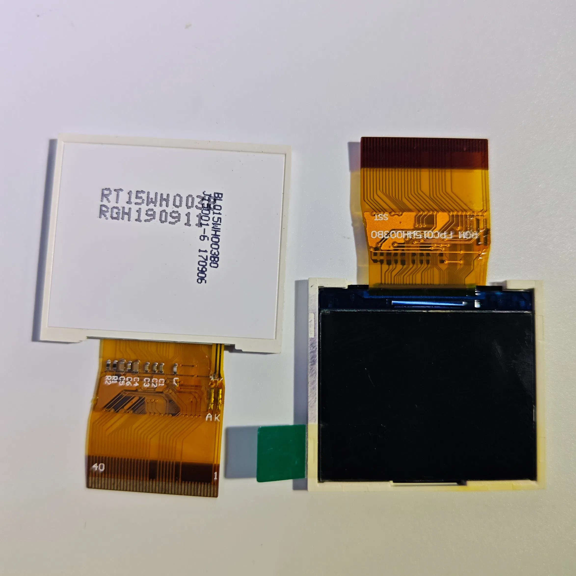 1.5 Inch TFT 40 Pin TFT LCD Display 150 CD/M2 Luminance LCD Display Screen