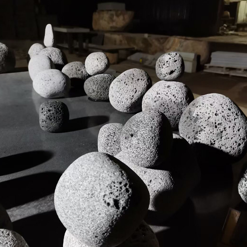 Basalt/Andesite /Volcanic/Blue Stone /Hainan Black Culture Stone/Lava Stone with Micro Hole for Flooring Tiles/Wall Panels/Steps/Stairs/Paving/Paver Price